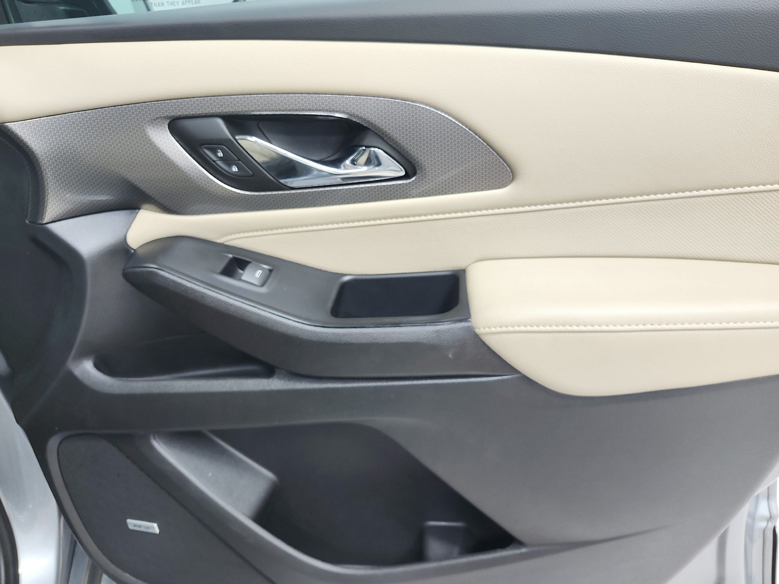 Used 2023 Chevrolet Traverse Premier FWD image 44