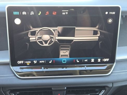 New 2026 Volkswagen Tiguan SE FWD image 15