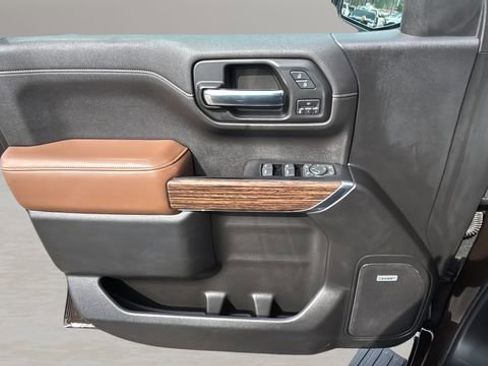 Used 2019 Chevrolet Silverado 1500 High Country w/ High Country Premium Package image 17