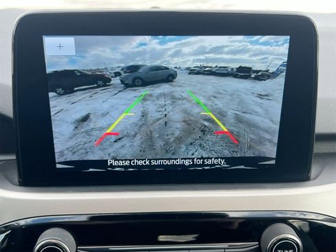 Used 2022 Ford Escape SE image 29