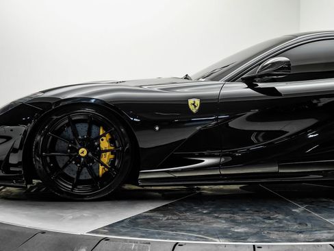 Used 2019 Ferrari 812 Superfast RWD image 15
