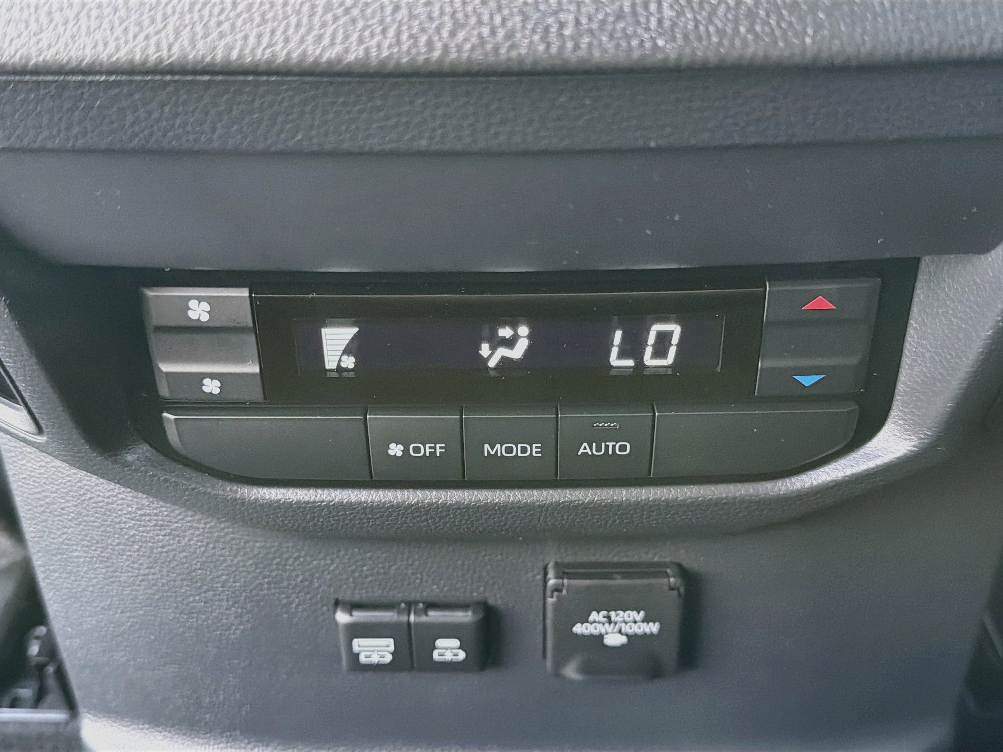 Used 2024 Toyota Sequoia Limited w/ Tow Technology Package AWD/4WD image 21