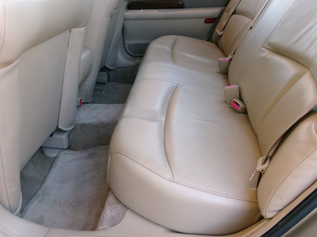 Used 2005 Buick Le Sabre Custom w/ Leather and Comfort Group FWD image 30
