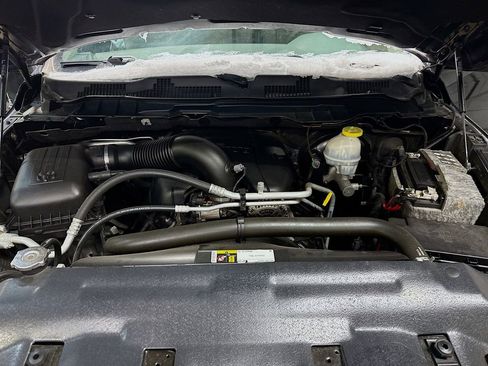 Used 2019 RAM 1500 Classic SLT image 28