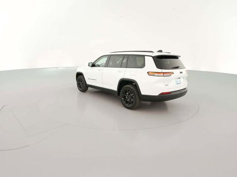 New 2025 Jeep Grand Cherokee L Laredo image 8