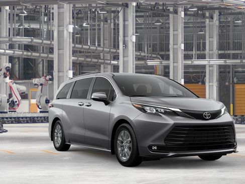 New 2026 Toyota Sienna XLE FWD image 15