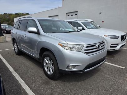 Used 2012 Toyota Highlander SE w/ Tow Pkg