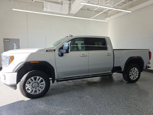 Used 2023 GMC Sierra 2500 Denali w/ Denali Ultimate Package image 2