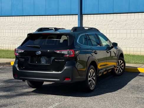 Used 2023 Subaru Outback Premium image 5
