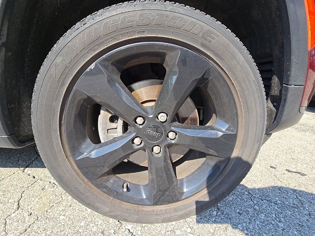 Used 2023 Jeep Grand Cherokee L Laredo AWD/4WD image 19