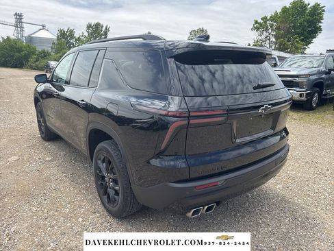 Used 2024 Chevrolet Traverse LT w/ Midnight/Sport Edition FWD image 3