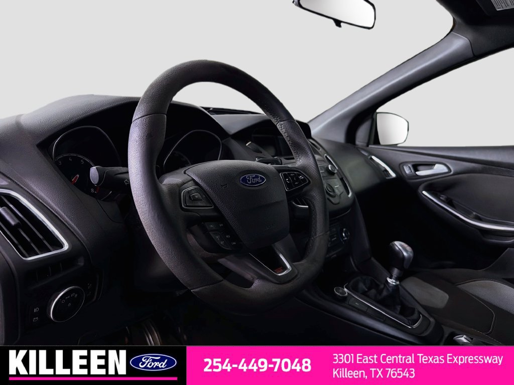 Used 2017 Ford Focus ST FWD image 11