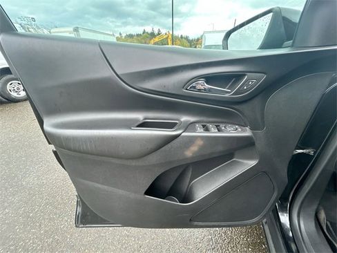 Used 2018 Chevrolet Equinox LT image 21