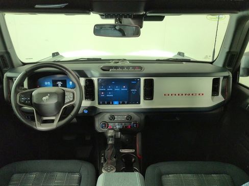 Used 2025 Ford Bronco Heritage Edition AWD/4WD image 16