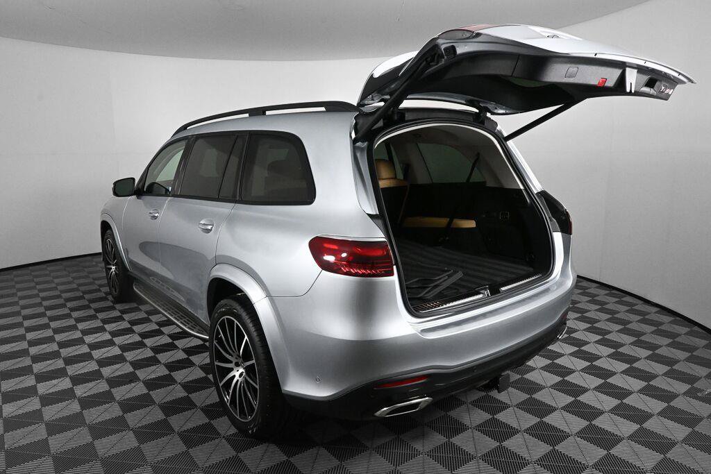 Certified 2026 Mercedes-Benz GLS 450 4MATIC image 32