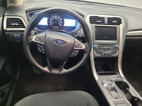 Used 2018 Ford Fusion SE w/ Fusion SE Technology Package image 22