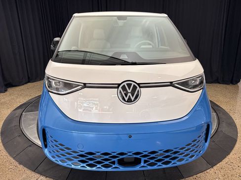 Used 2025 Volkswagen ID. Buzz 1st Edition image 14