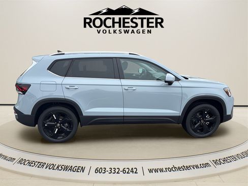 New 2026 Volkswagen Taos SEL image 9