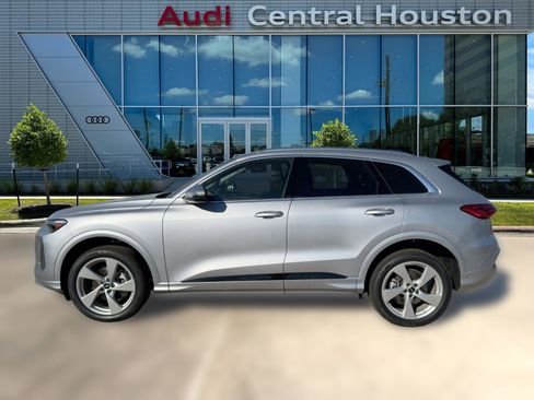 New 2025 Audi Q5 Premium Plus image 2