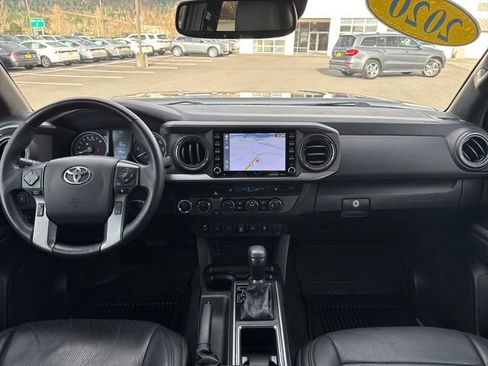 Used 2020 Toyota Tacoma TRD Off-Road w/ Technology Package image 15