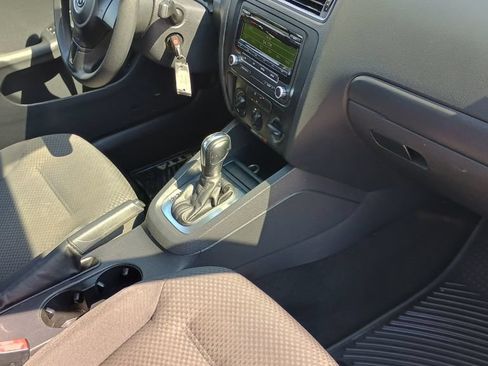 Used 2012 Volkswagen Jetta Sedan FWD image 28