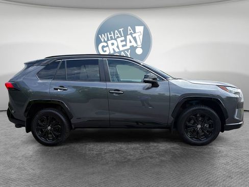 Used 2023 Toyota RAV4 XSE AWD/4WD image 2