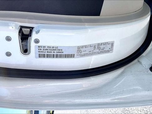 Used 2022 Chrysler Voyager LX FWD image 3
