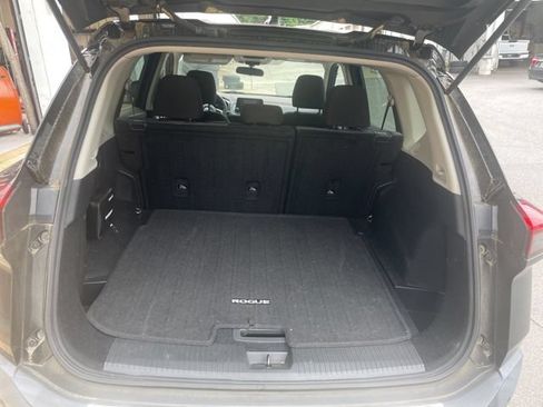 Used 2021 Nissan Rogue SV FWD image 13