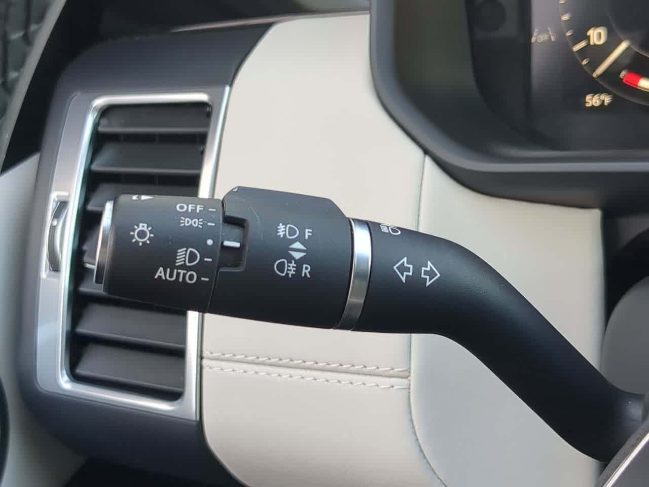 Certified 2025 Land Rover Discovery S AWD/4WD image 28