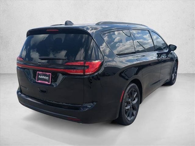 New 2026 Chrysler Pacifica Select w/ S Appearance Package FWD image 2
