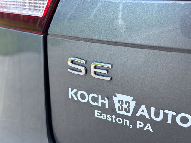 Certified 2022 Volkswagen Tiguan SE R-Line AWD/4WD image 18