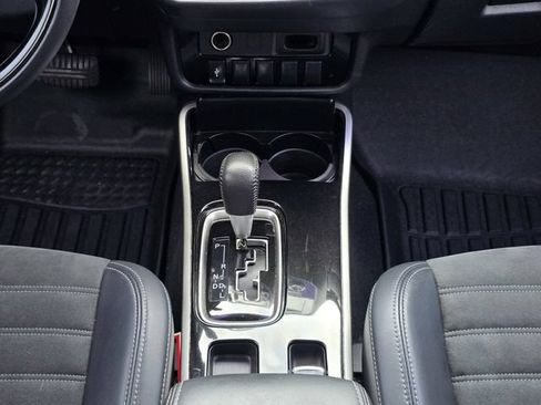 Used 2019 Mitsubishi Outlander SE FWD image 23