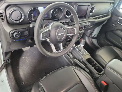 Used 2023 Jeep Wrangler Unlimited Sahara AWD/4WD image 11
