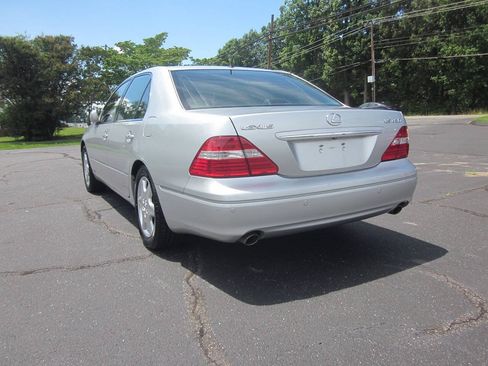 Used 2004 Lexus LS 430 RWD image 41