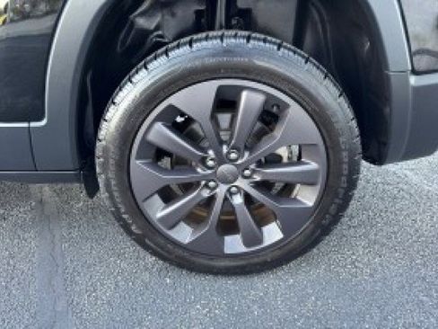 Used 2021 Jeep Cherokee Latitude Lux 80th Anniv w/ Quick Order Package 26U 80TH image 13