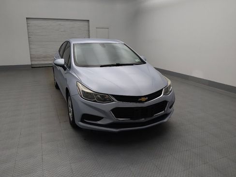 Used 2018 Chevrolet Cruze LS image 14