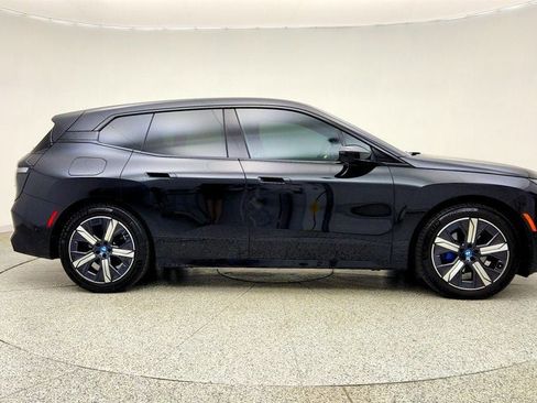 Used 2024 BMW iX xDrive50 w/ Premium Package AWD/4WD image 4