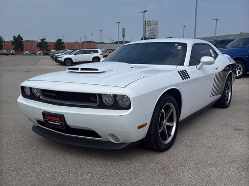 Used 2012 Dodge Challenger R/T Plus RWD image 2