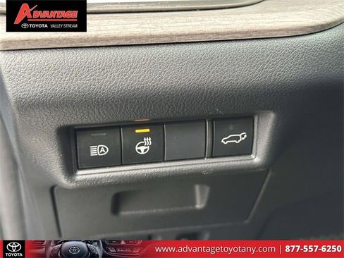 Used 2024 Toyota Grand Highlander Platinum image 26