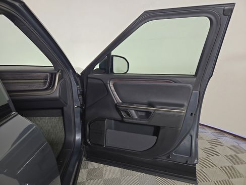 Used 2022 Rivian R1T Launch Edition image 18