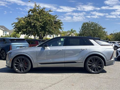 New 2026 Cadillac Lyriq V AWD/4WD image 7