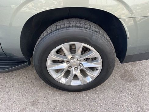 Used 2023 Chevrolet Suburban Premier AWD/4WD image 19