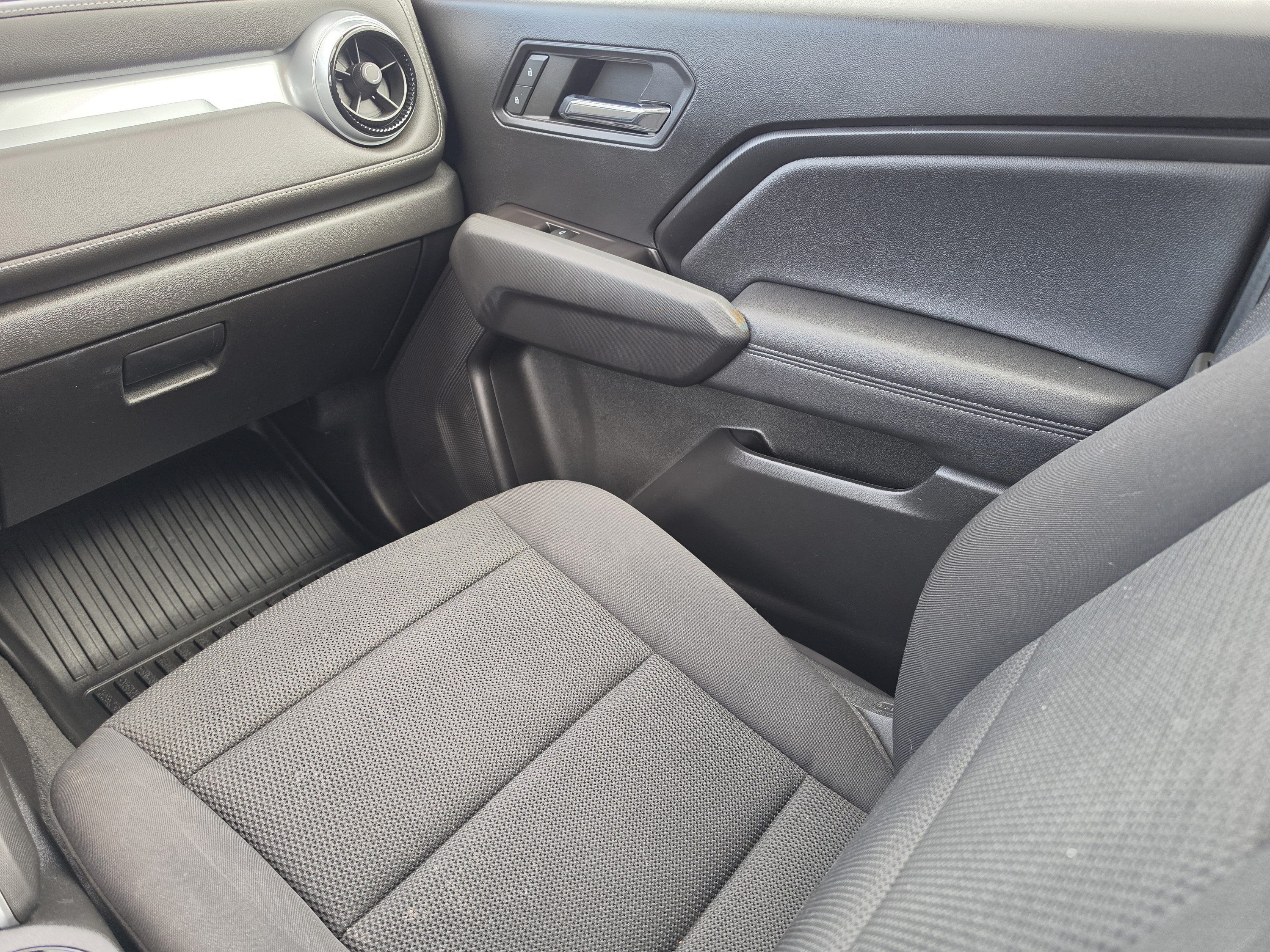 Used 2023 Chevrolet Colorado LT w/ LT Convenience Package II AWD/4WD image 22
