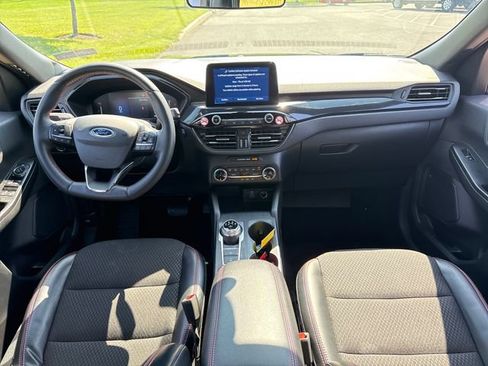 Used 2025 Ford Escape ST-Line Select AWD/4WD image 18