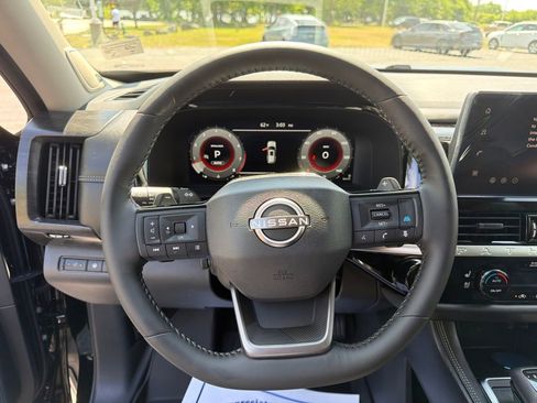 New 2026 Nissan Pathfinder Platinum AWD/4WD image 10