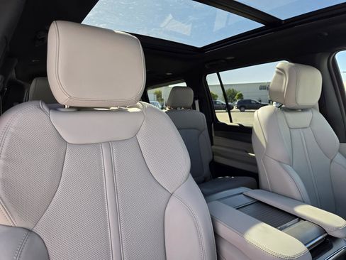 New 2026 Jeep Grand Wagoneer 2WD image 34