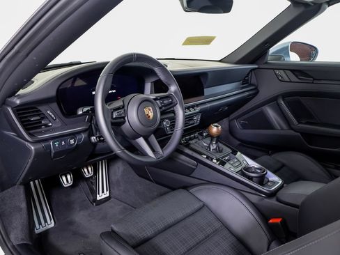Certified 2025 Porsche 911 Carrera T RWD image 4