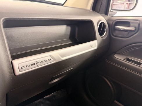 Used 2016 Jeep Compass High Altitude FWD image 38