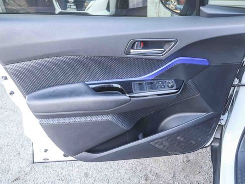 Used 2021 Toyota C-HR XLE FWD image 19