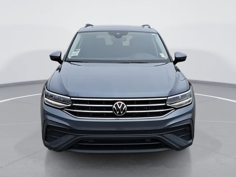 Certified 2023 Volkswagen Tiguan SE w/ Panoramic Sunroof Package image 8